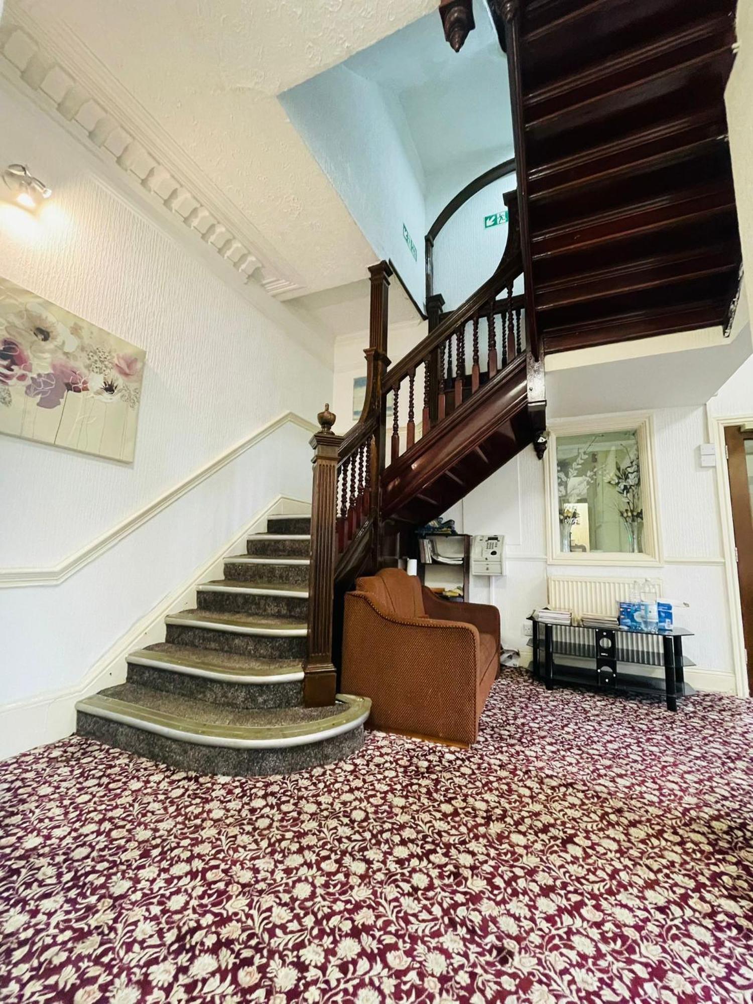 Star Hotel, South Лестер Экстерьер фото