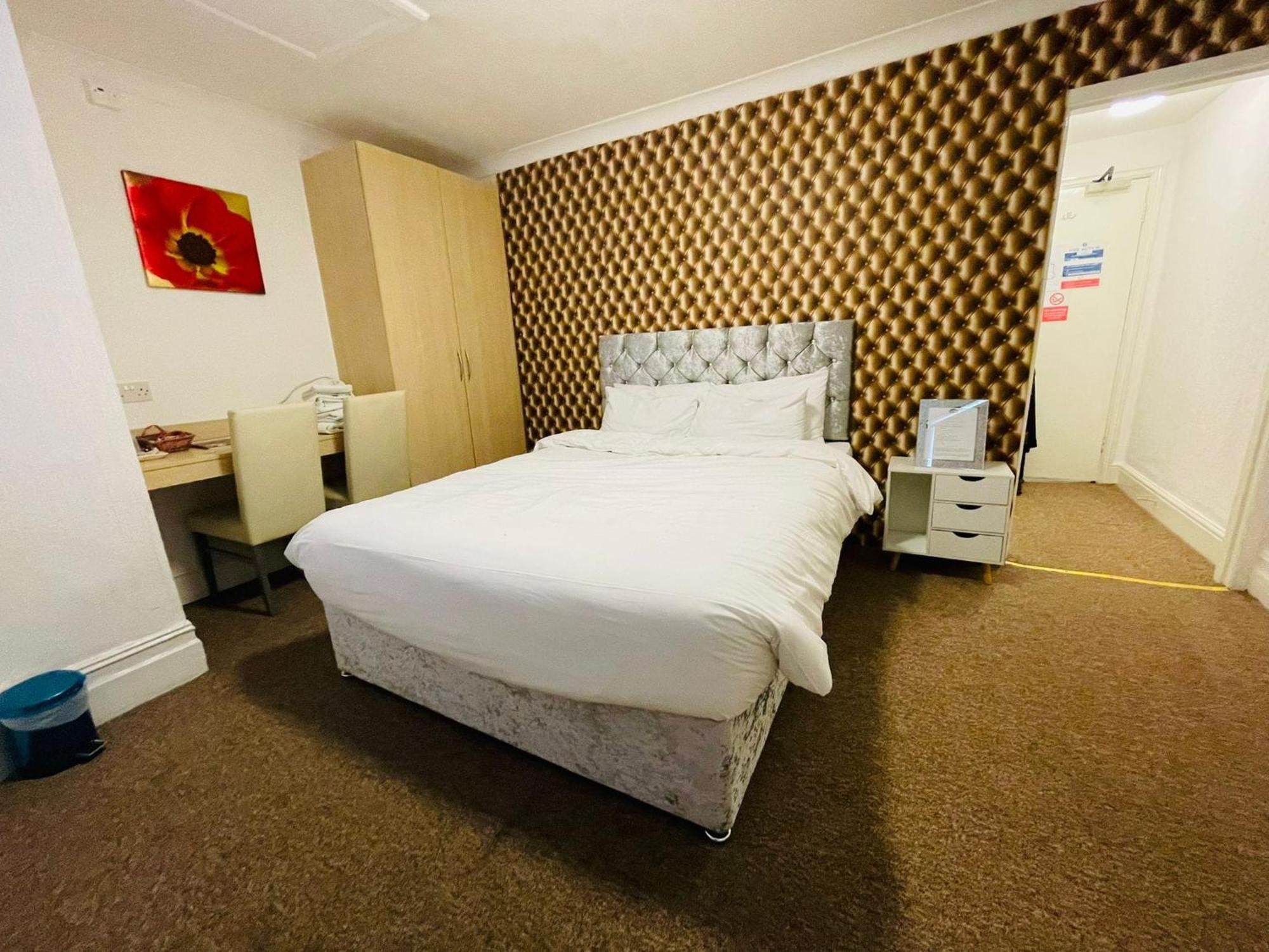 Star Hotel, South Лестер Экстерьер фото