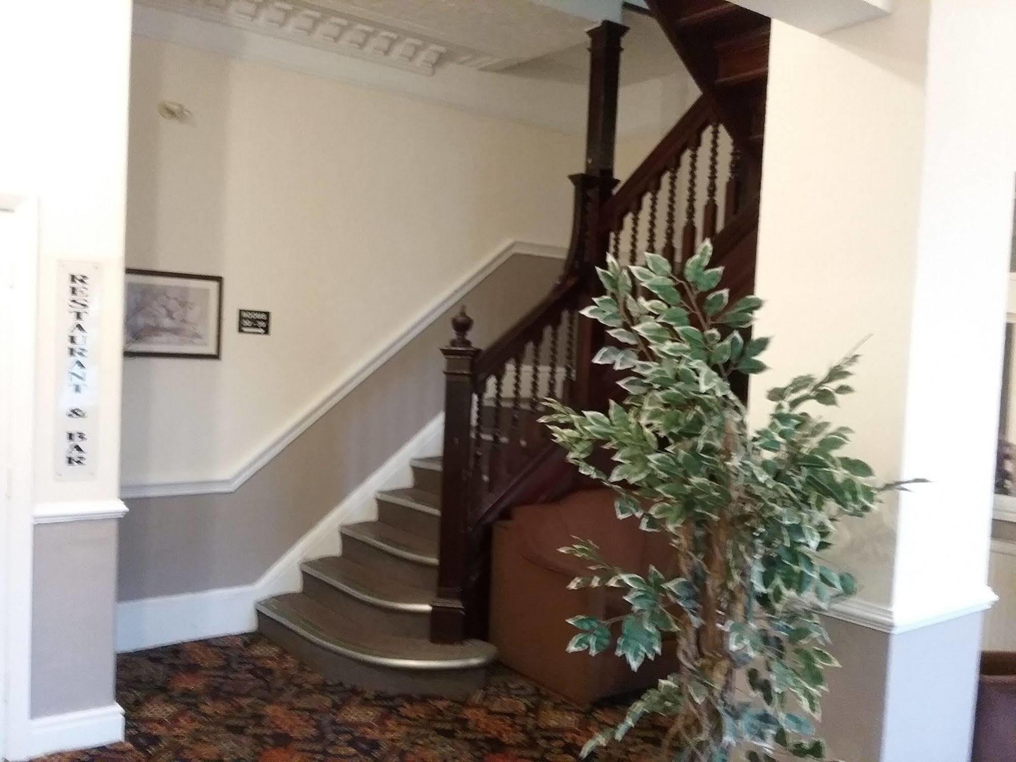 Star Hotel, South Лестер Экстерьер фото